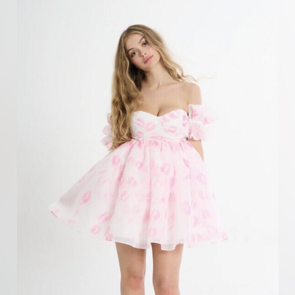Selkie Kiss on the Lips Puff Dress